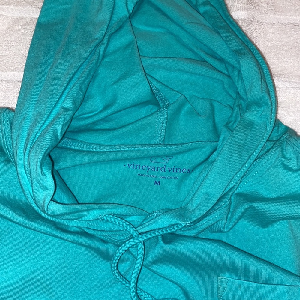 Vineyard Vines Hooded T shirt - Picture 2 of 2